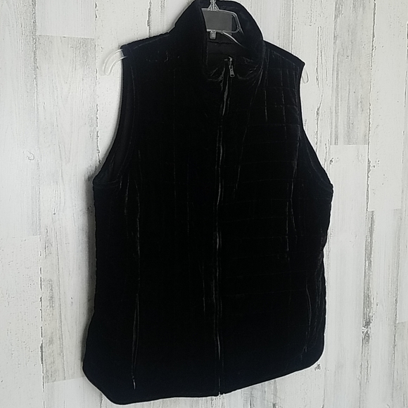 Lauren Ralph Lauren Jackets & Blazers - Ralph Lauren velvet/satin reversible quilted vest